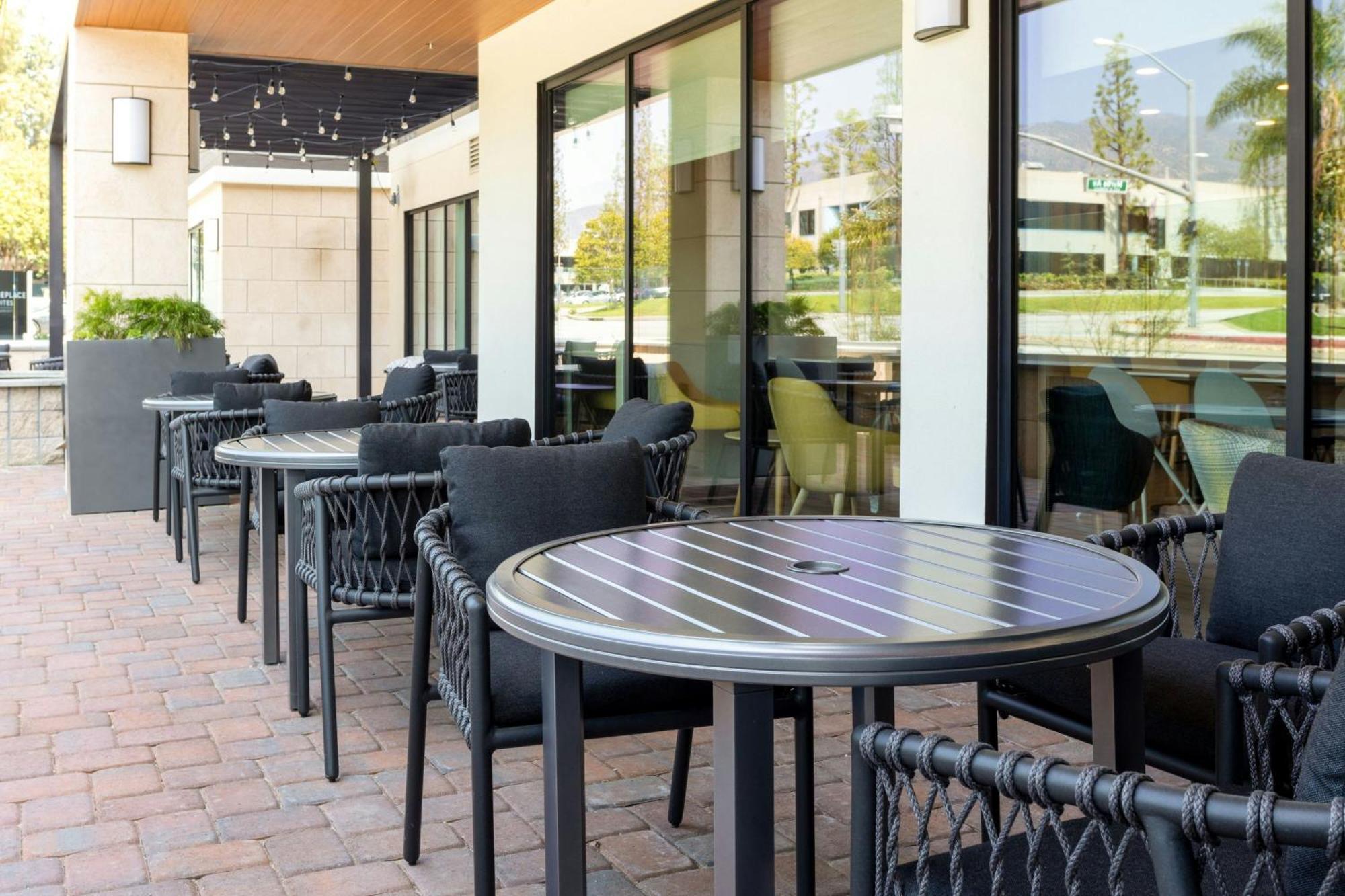 Towneplace Suites By Marriott Монровия Экстерьер фото