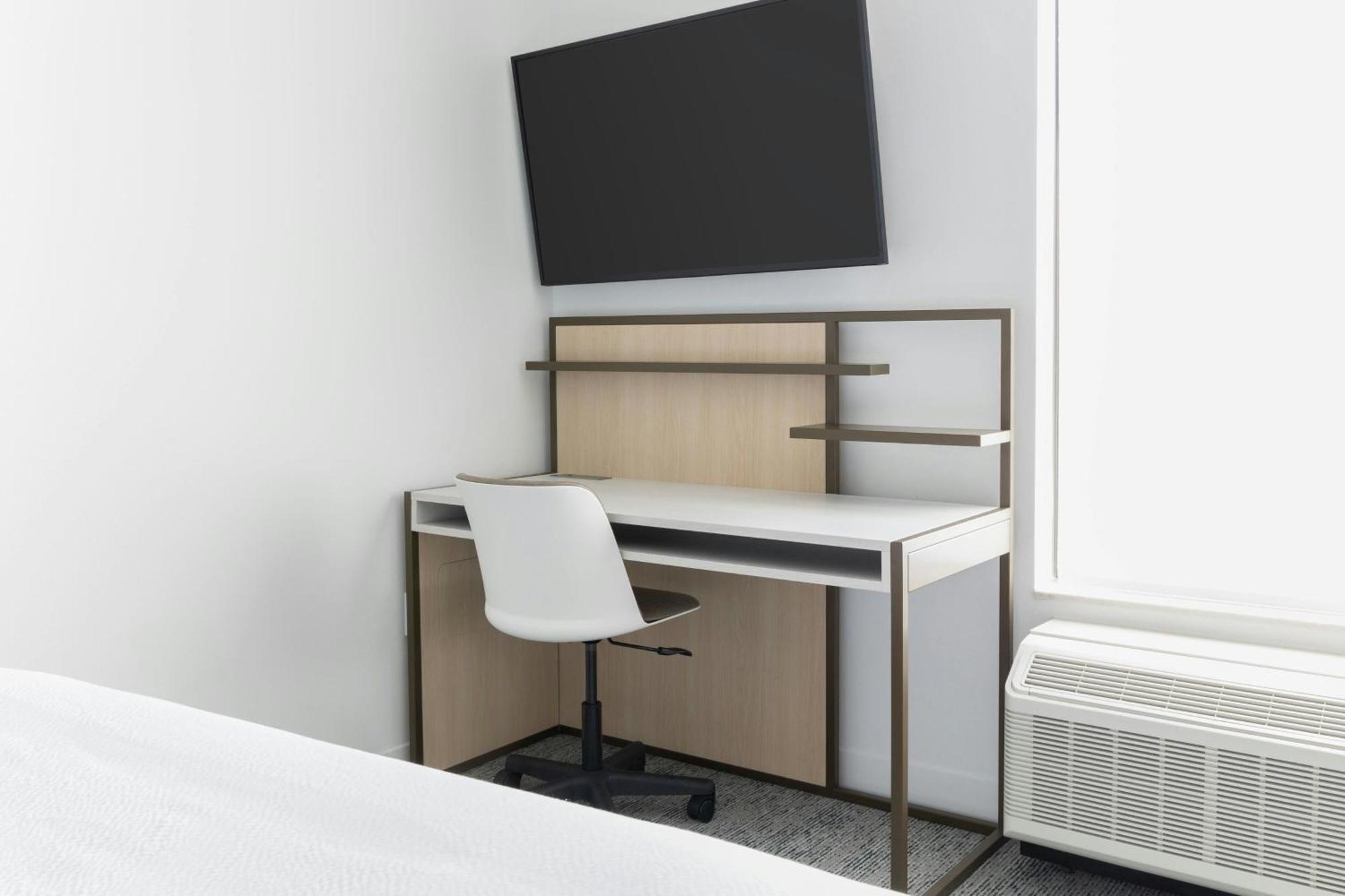 Towneplace Suites By Marriott Монровия Экстерьер фото