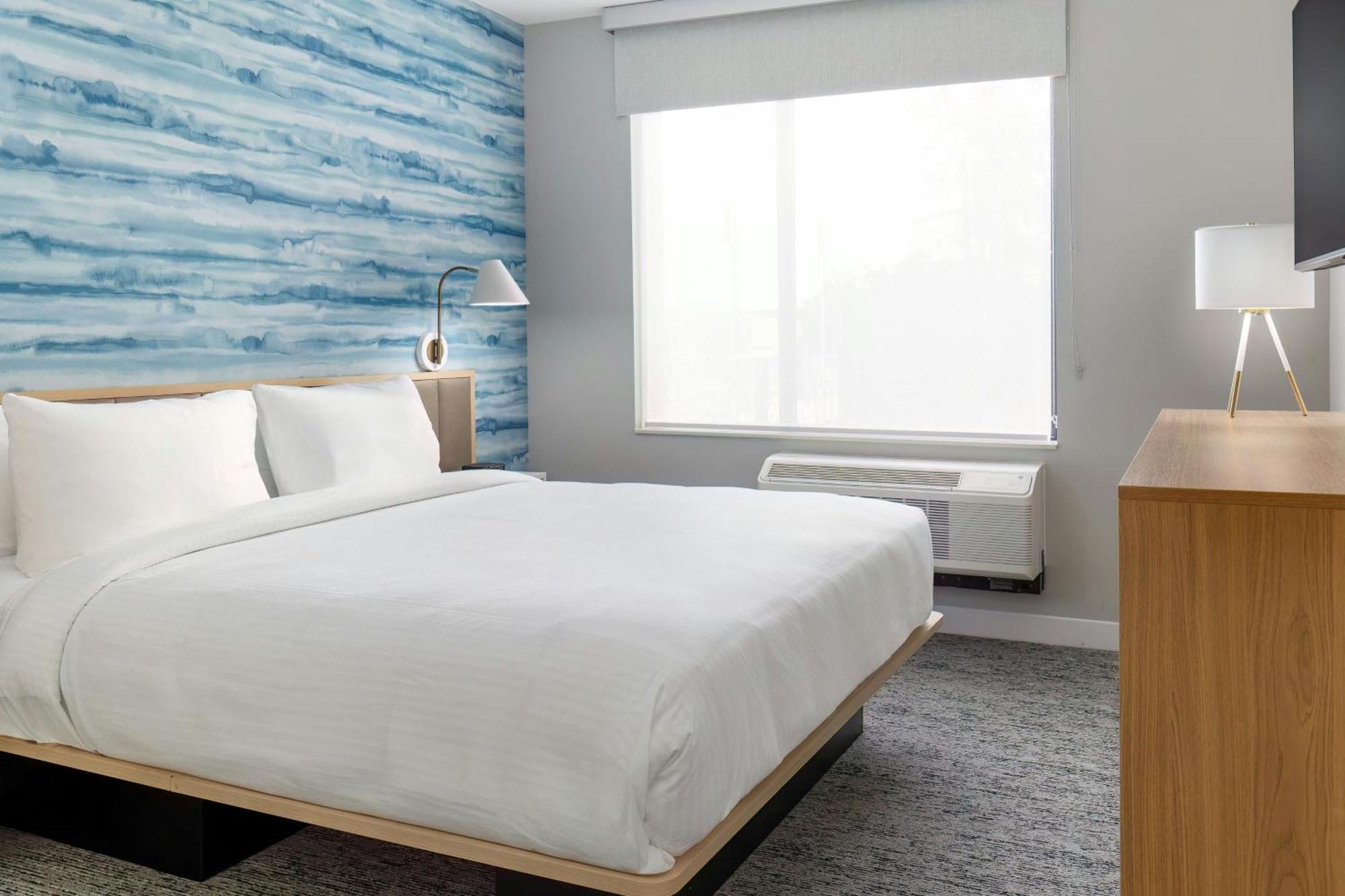 Towneplace Suites By Marriott Монровия Экстерьер фото