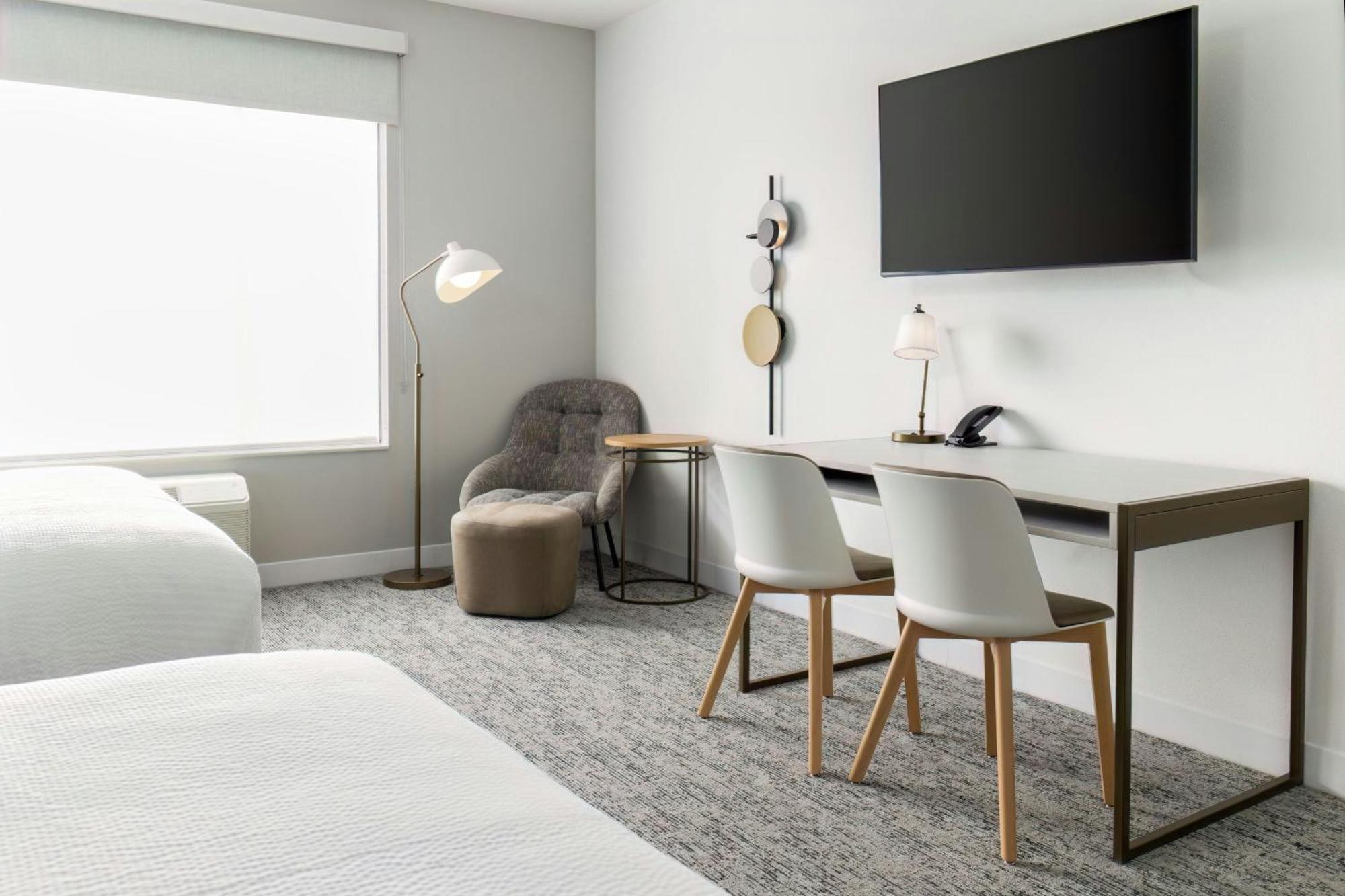Towneplace Suites By Marriott Монровия Экстерьер фото