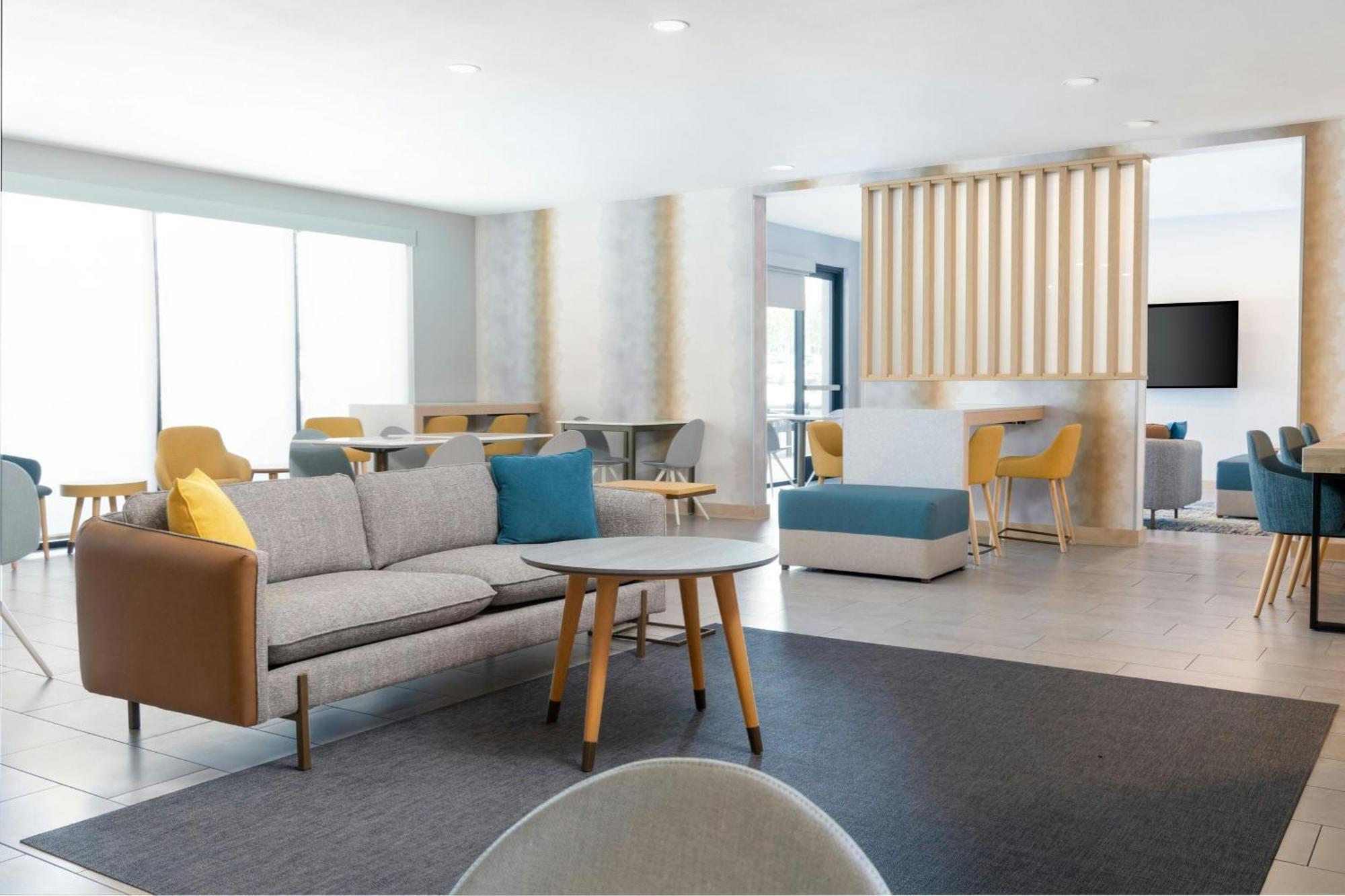 Towneplace Suites By Marriott Монровия Экстерьер фото